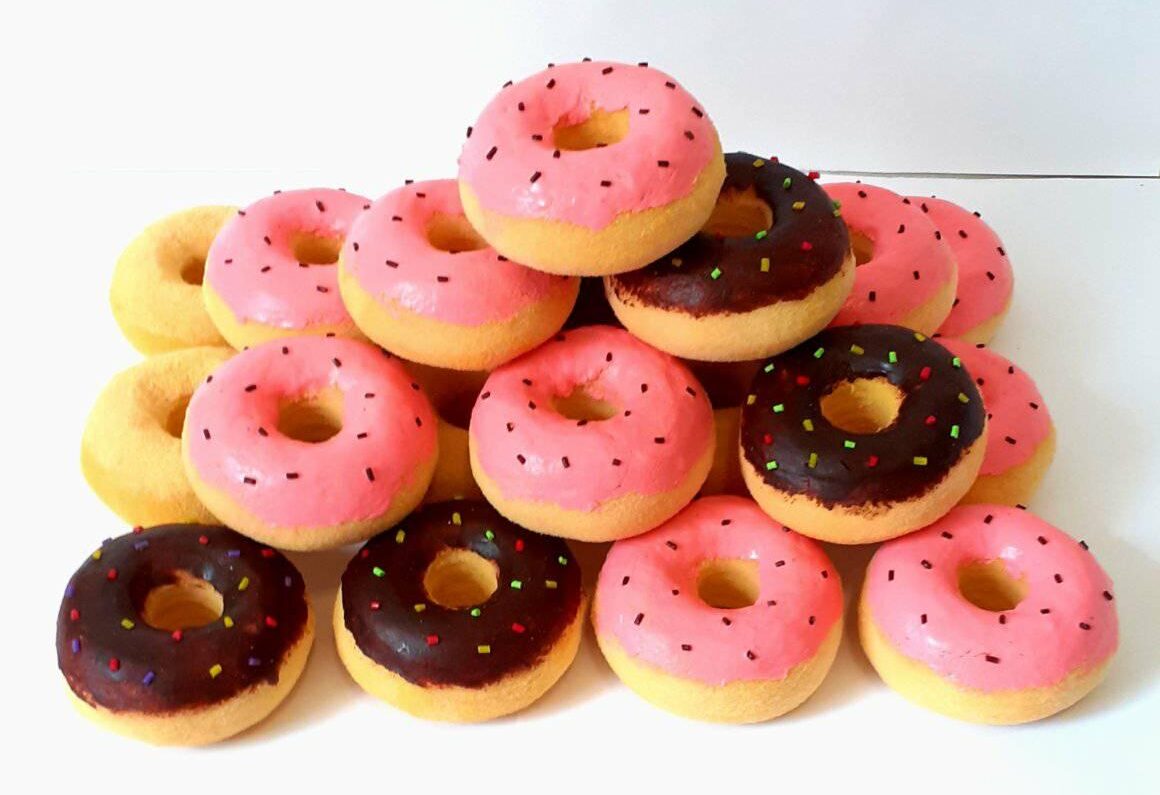 Alexander May Sponge props Sponge Doughnuts A.M.I. Quiz